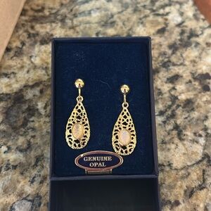 NIB Elizabeth Farrell Gold Plated Genuine Opal Earrings Clip Back